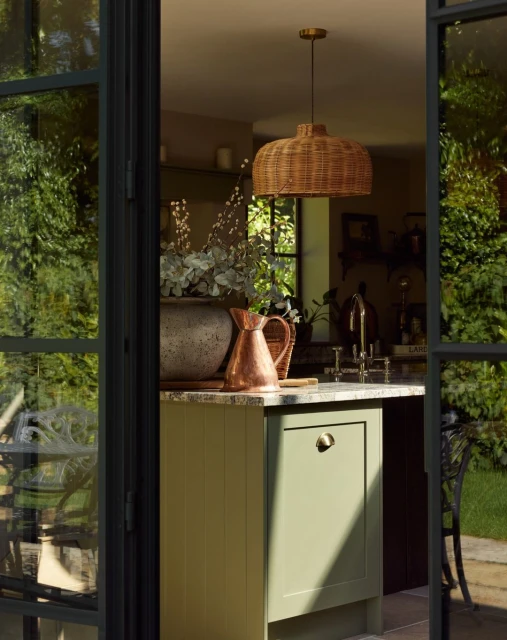 Pat Bates & Associates