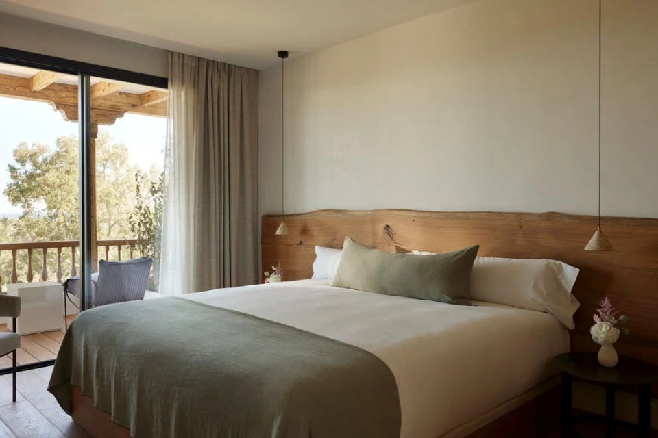 Pat Bates & Associates