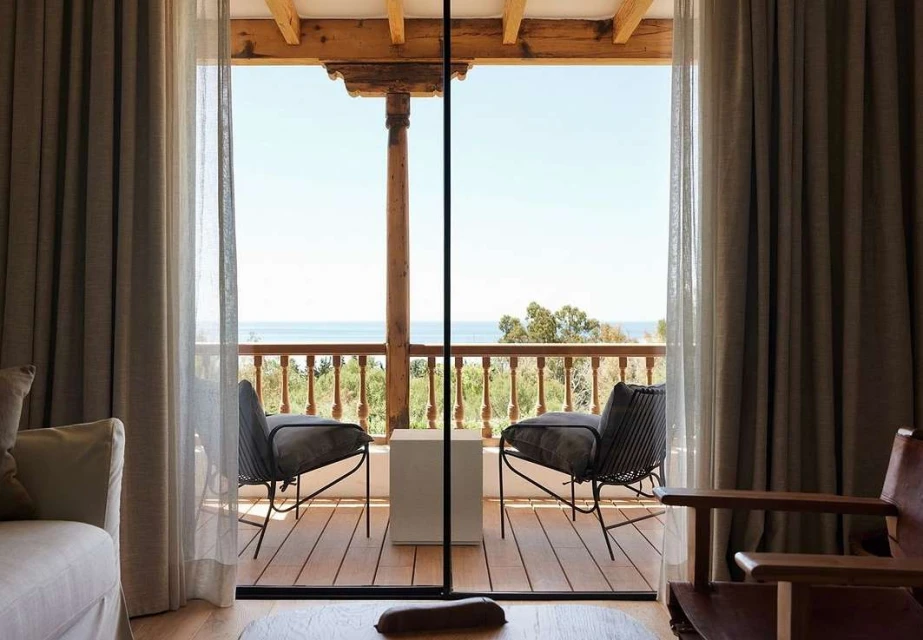 Pat Bates & Associates