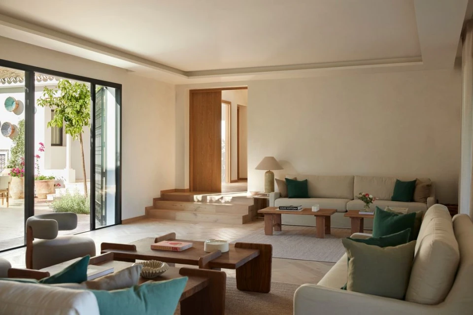 Pat Bates & Associates