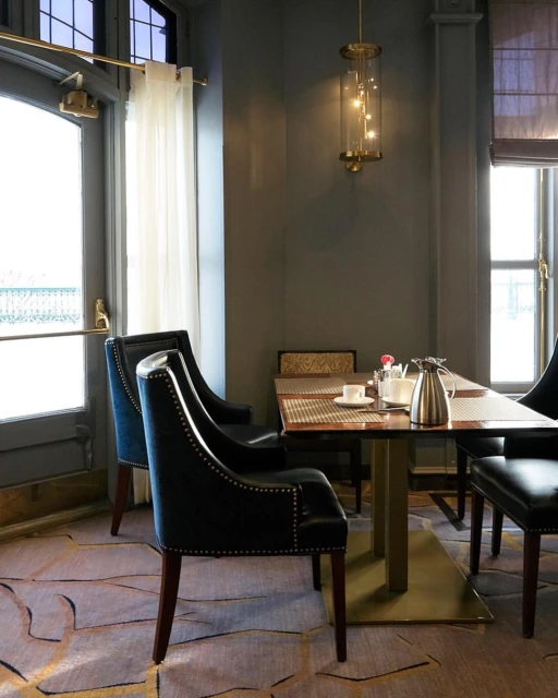 Pat Bates & Associates