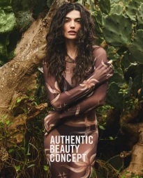 Authentic Beauty Concept 2025 - Cosmic Blow-Dry Jelly