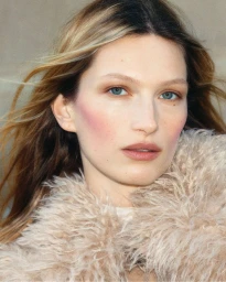 Liz Kennedy by Annie Powers