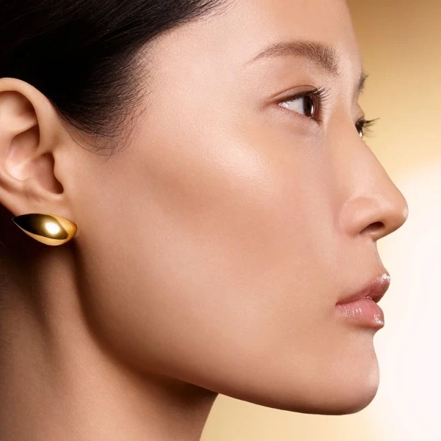 Estée Lauder Re-Nutriv Skincare Campaign