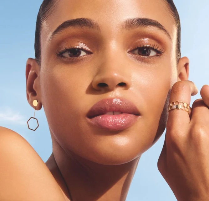 Abeille Royale Huile Campaign