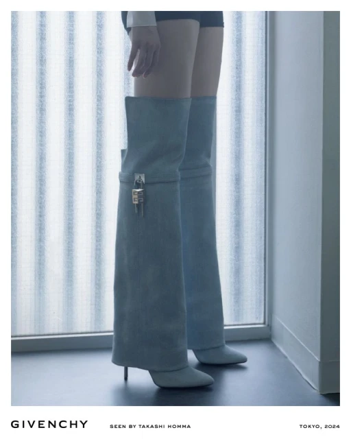 Givenchy Shark Lock 24