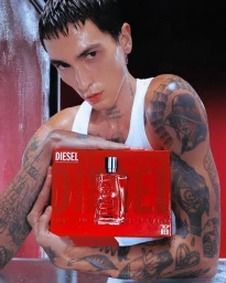Diese Fragrance D-Red Campaign