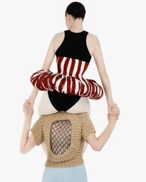 Schema Magazine 'Wardrobe wars'