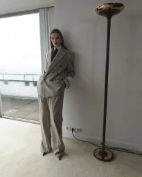 时装的「犀利」与「强势」是怎么一回事？