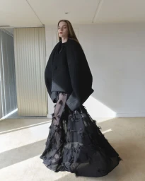 时装的「犀利」与「强势」是怎么一回事？