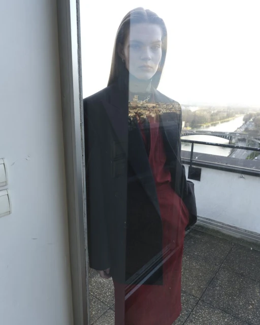 时装的「犀利」与「强势」是怎么一回事？