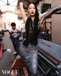 기름과 체인 사이, 이토록 강렬한 꾸뛰르