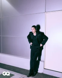 극도의 긴장감만 서린 하루