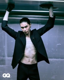 극도의 긴장감만 서린 하루