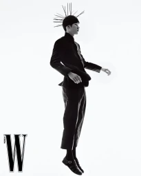 어둠과 날카로움의 경계에 선 2025 S/S 맨즈 키룩