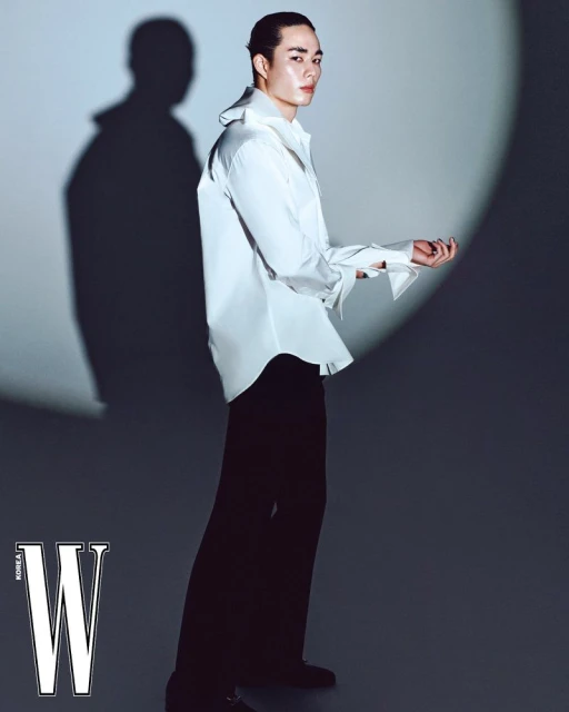 어둠과 날카로움의 경계에 선 2025 S/S 맨즈 키룩