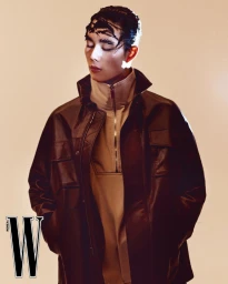 어둠과 날카로움의 경계에 선 2025 S/S 맨즈 키룩