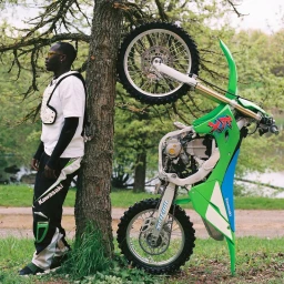 GQ "Moto et symbole moderne de la Pop culture" Editorial 2025