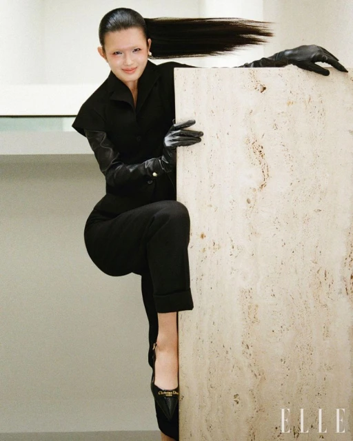 한낮에 벌어진 기묘한 이야기.