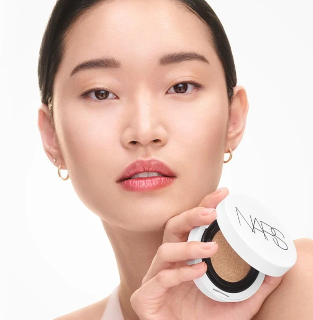 NARS New Light Reflecting Serum Cushion Foundation