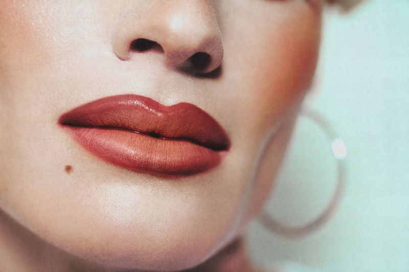 Contours of a moving self