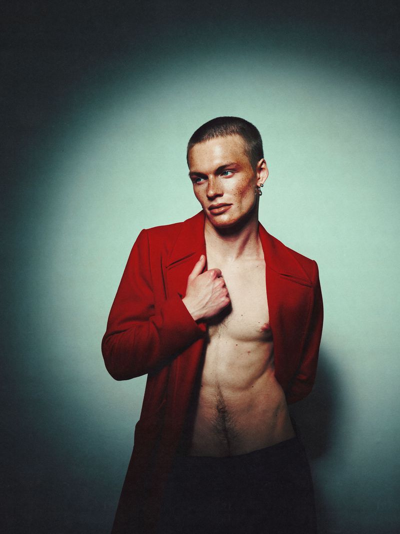 Contours of a moving self