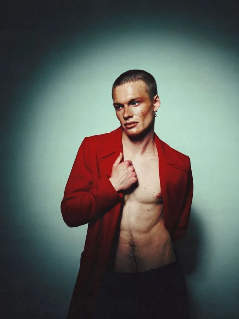 Contours of a moving self