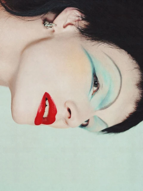 Contours of a moving self