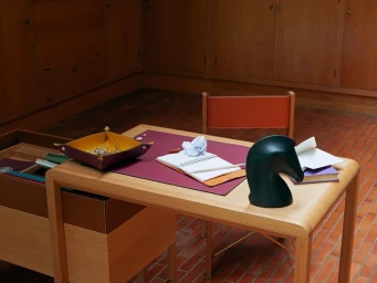 Le Monde d'Hermes 87 by Nigel Shafran