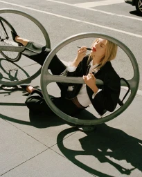 Rouge Stiletto Glossy Shine – Rouge Louboutin 001S