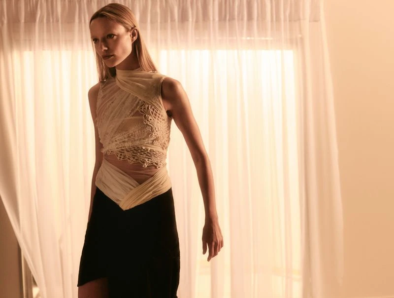 W 25’ CAPSULE COLLECTION “ECHO”