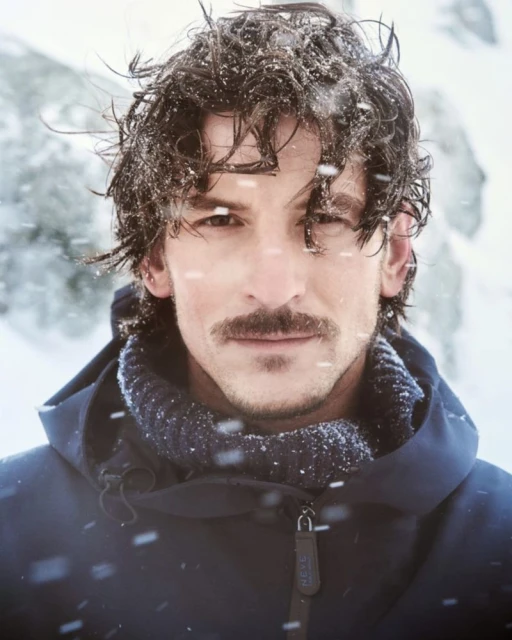 Giorgio Armani Neve 2024