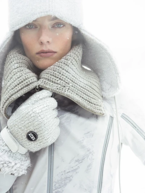 Giorgio Armani Neve 2024