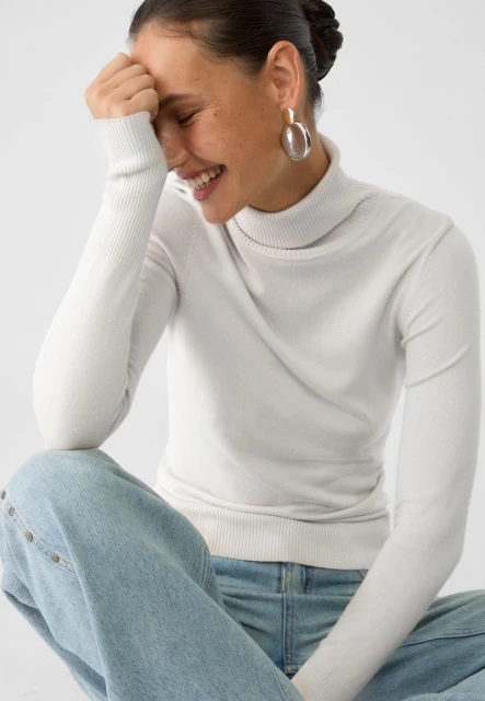 Stradivarius PreFall 2024 Lookbook