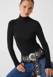 Stradivarius PreFall 2024 Lookbook