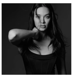 Studio Portraits with Denisa Ciocoiu