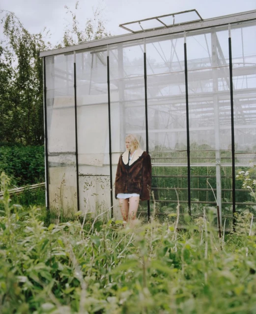 Pleasure & Leasure Issue 22