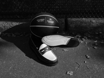 G.H.BASS x Reigning Champ