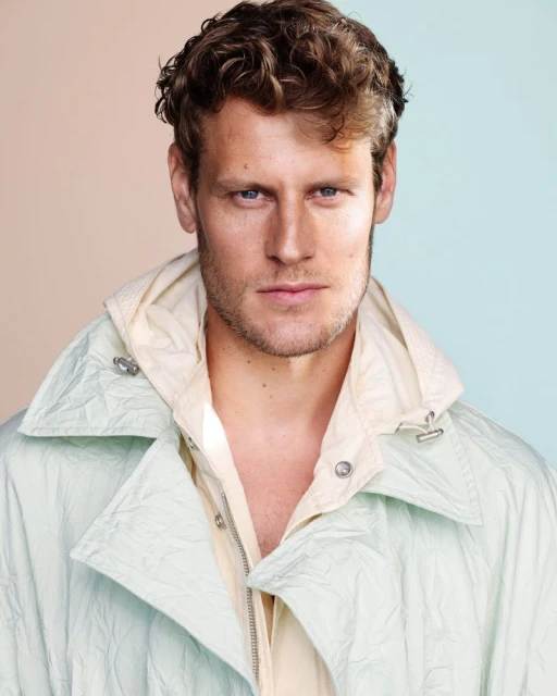 ВНУТРИ КАДРА