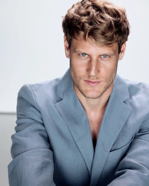 ВНУТРИ КАДРА