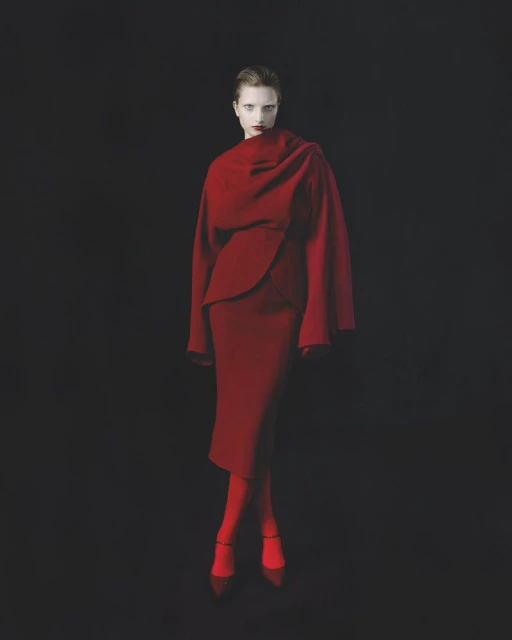 THE MOTHER OF SILHOUETTES: WHEN ARCHIVES SPEAK