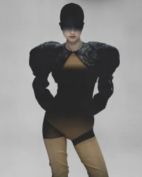 THE MOTHER OF SILHOUETTES: WHEN ARCHIVES SPEAK