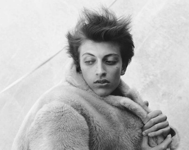 Photography by Esther Theaker, Styling by Emilie Kareh