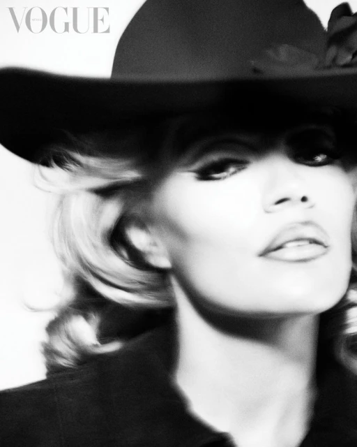 Mas Audaz, Maz Karol G