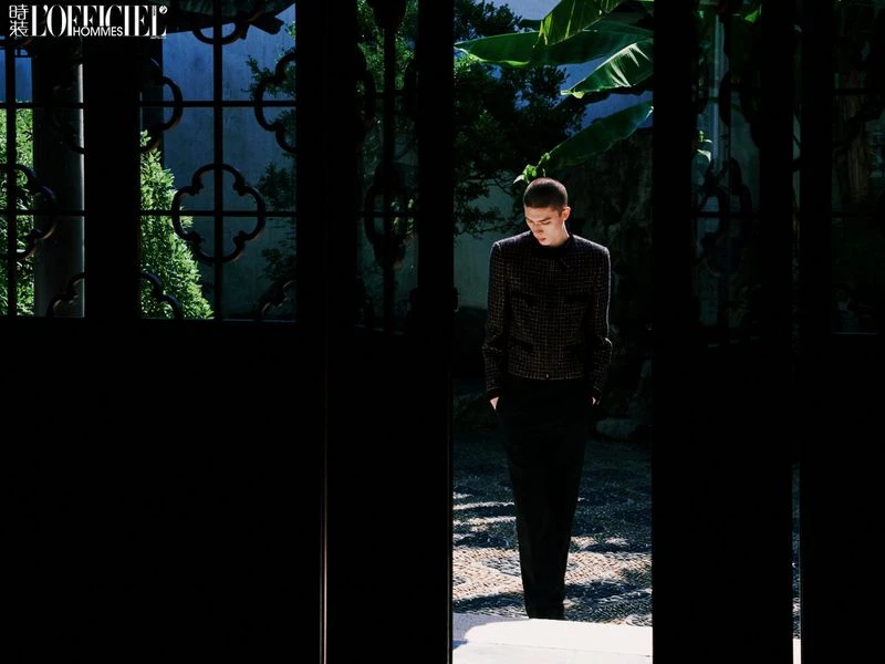 Autumn Solitude in the Pavilion bridge