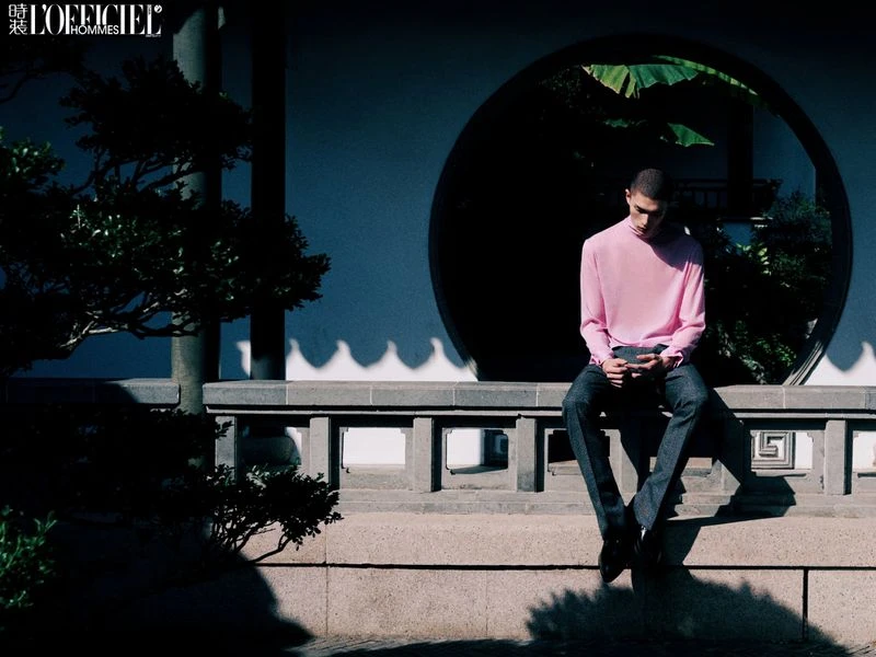 Autumn Solitude in the Pavilion bridge