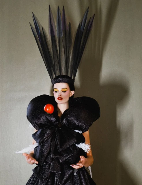 Icon Issue Lulu Tenney