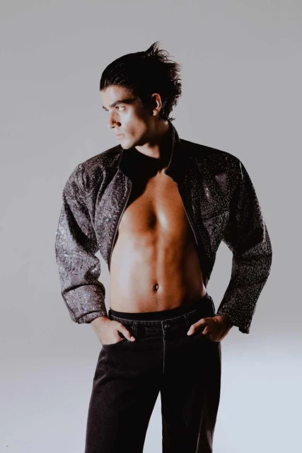 Brave New World, sperimentazione estetica e stile maschile