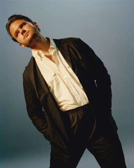 TRAVELING THROUGH TIME WITH JEREMY IRVINE