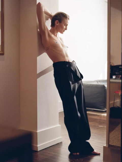 Photographer Jacqueline Landvik captures her sister Sofieein these intimate images